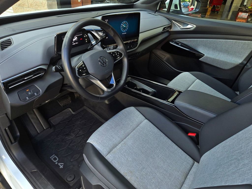 Certified 2023 Volkswagen ID.4 Pro image 9