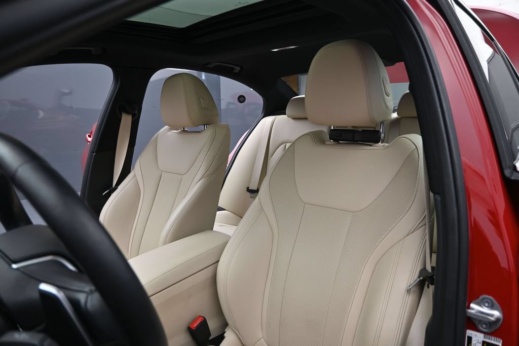 Used 2022 BMW 330i Sedan w/ Driving Assistance Package RWD image 13