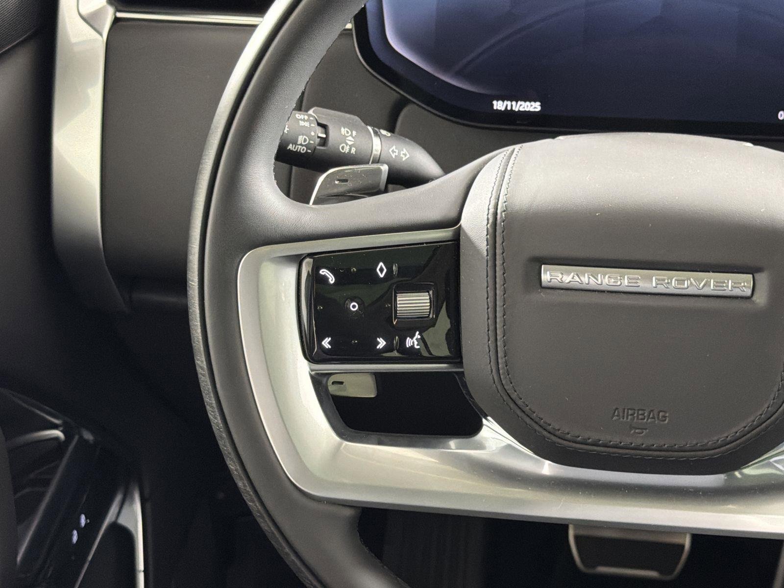 New 2025 Land Rover Range Rover Long Wheelbase SE image 12