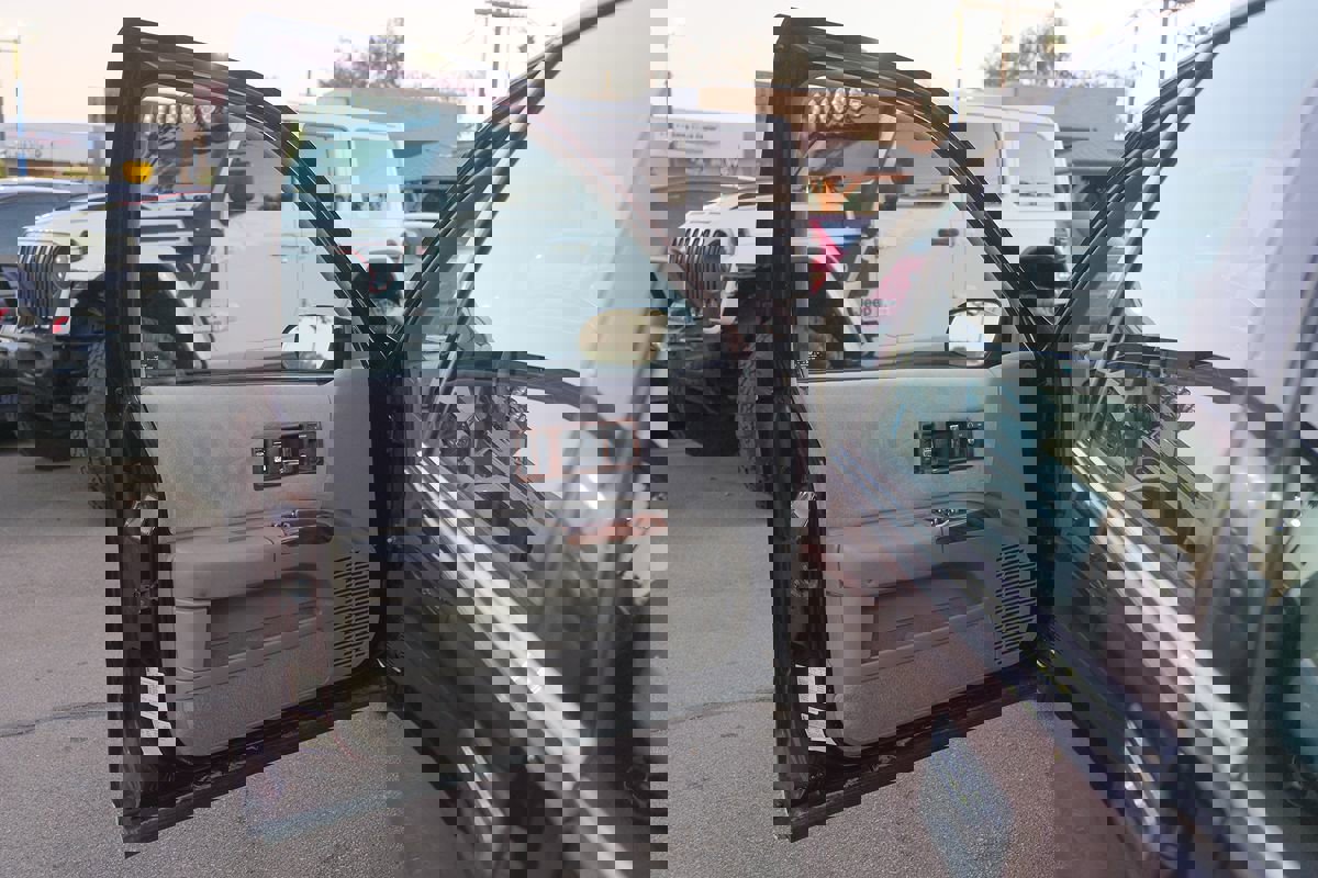 Used 1996 Chevrolet Caprice SS image 10