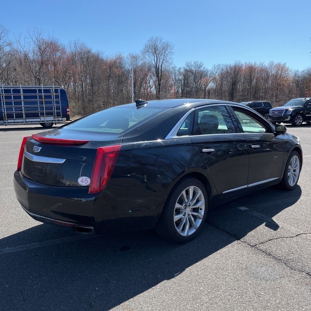 Used 2017 Cadillac XTS Luxury image 3