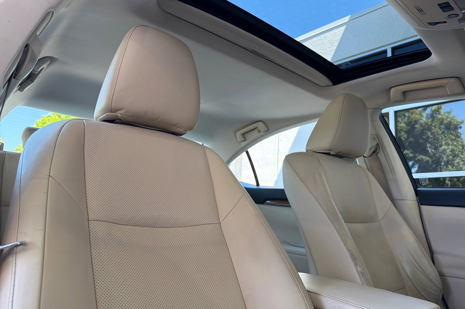 Used 2015 Lexus ES 300h w/ Navigation System Package FWD image 20