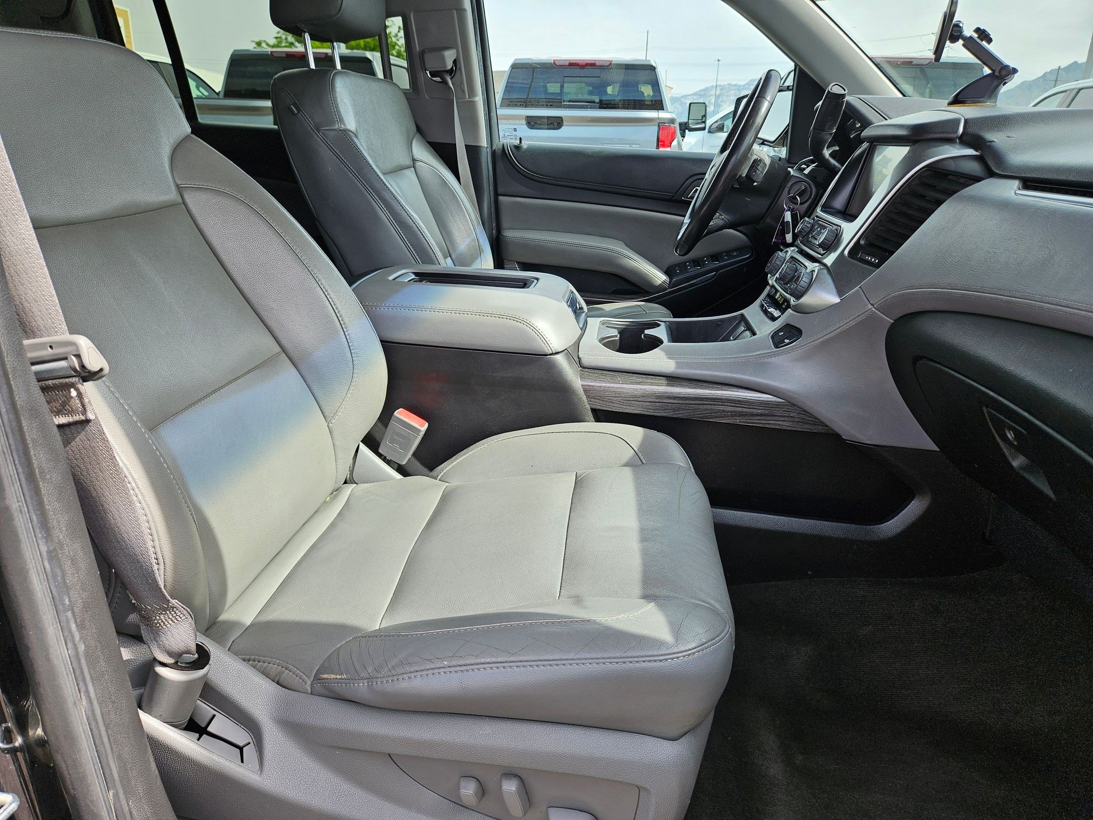 Used 2015 Chevrolet Suburban LT AWD/4WD image 31