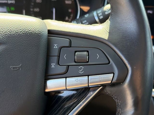 Used 2025 Cadillac XT6 Premium Luxury image 26