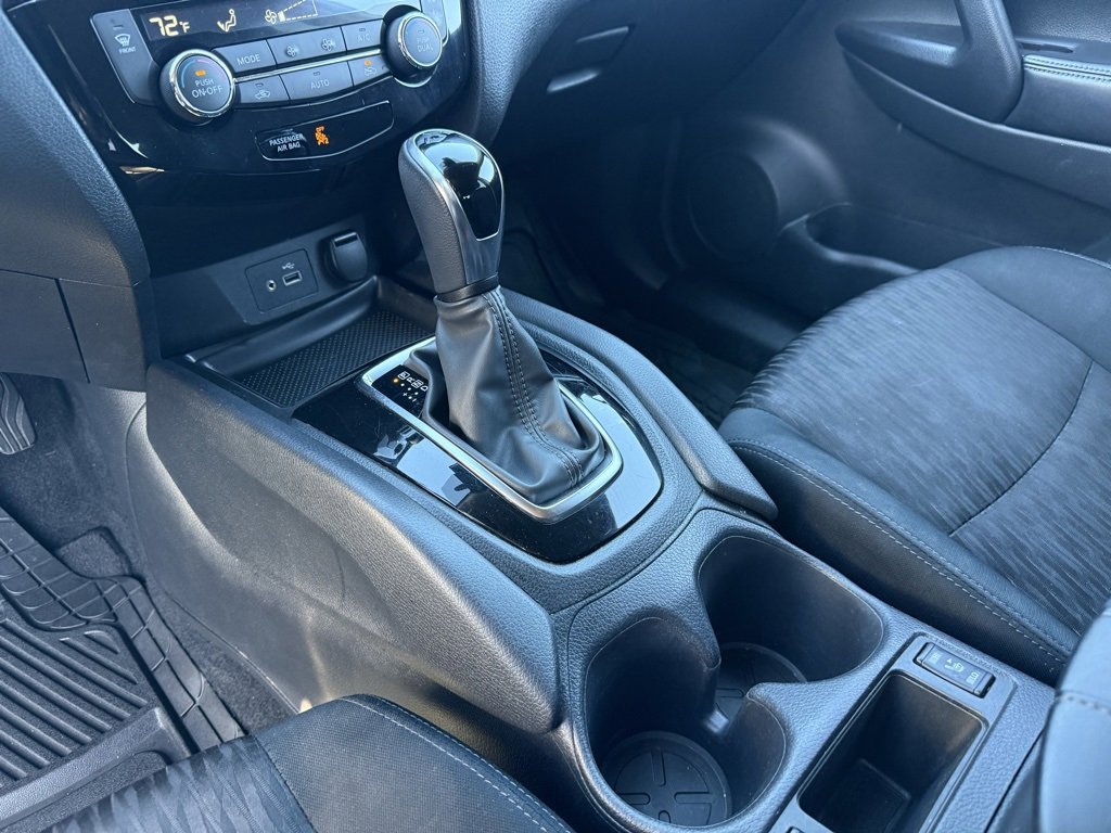 Used 2019 Nissan Rogue SV image 13
