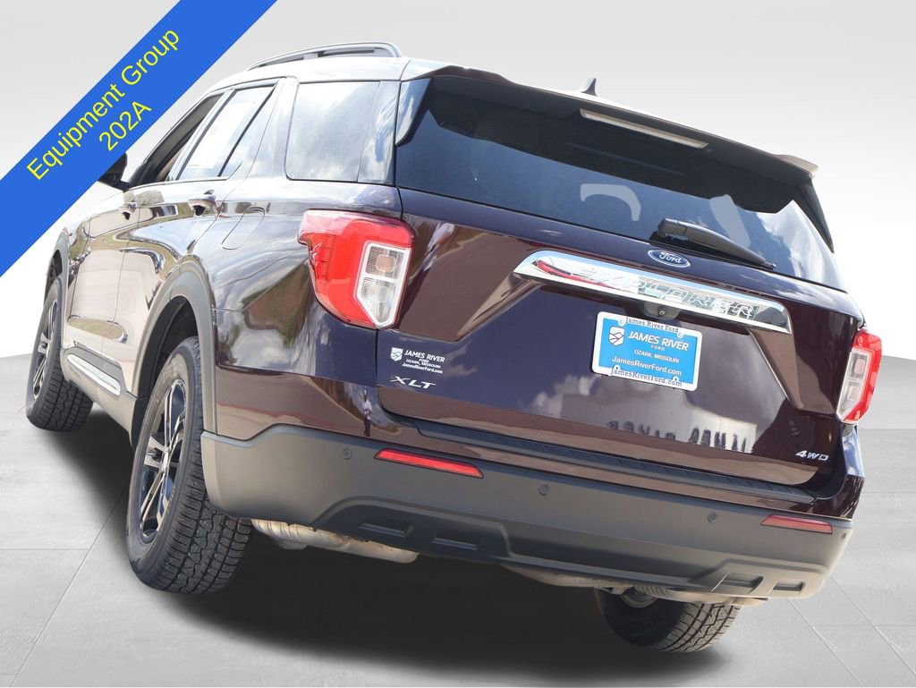 Used 2022 Ford Explorer XLT image 3