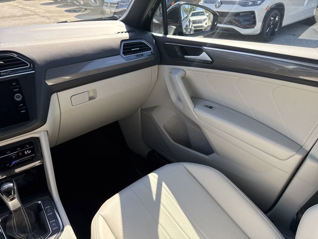 Used 2024 Volkswagen Tiguan SE R-Line image 16