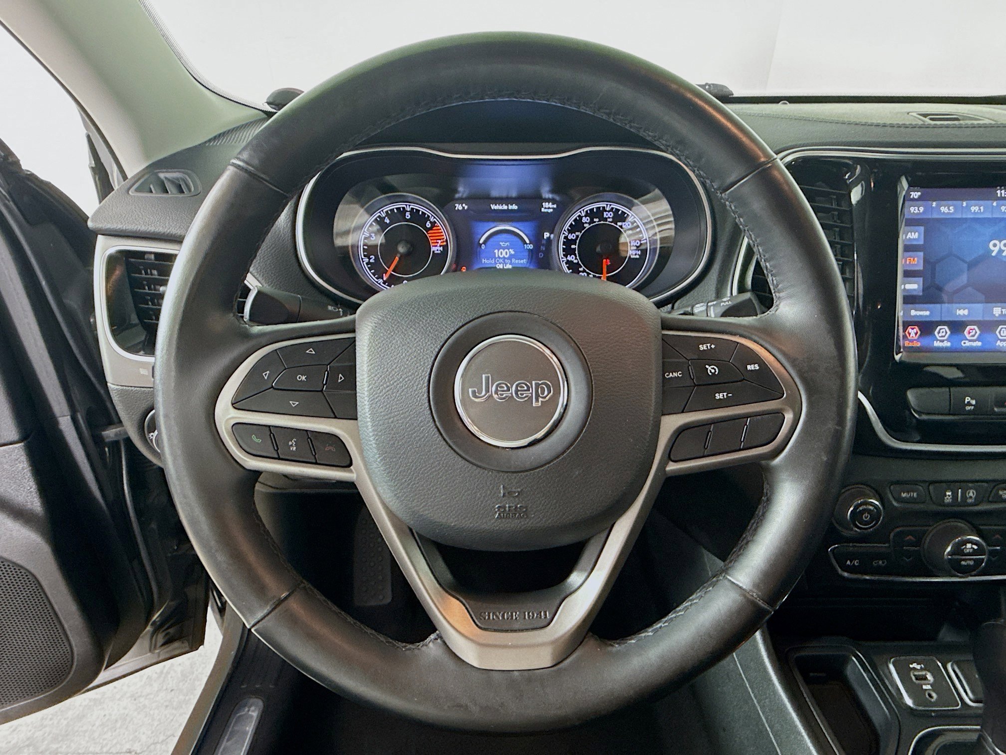 Used 2020 Jeep Cherokee Limited FWD image 11