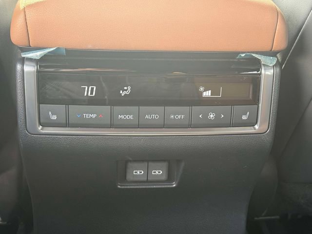 Certified 2024 Lexus GX 550 w/ Accessory Package (Z1) AWD/4WD image 19