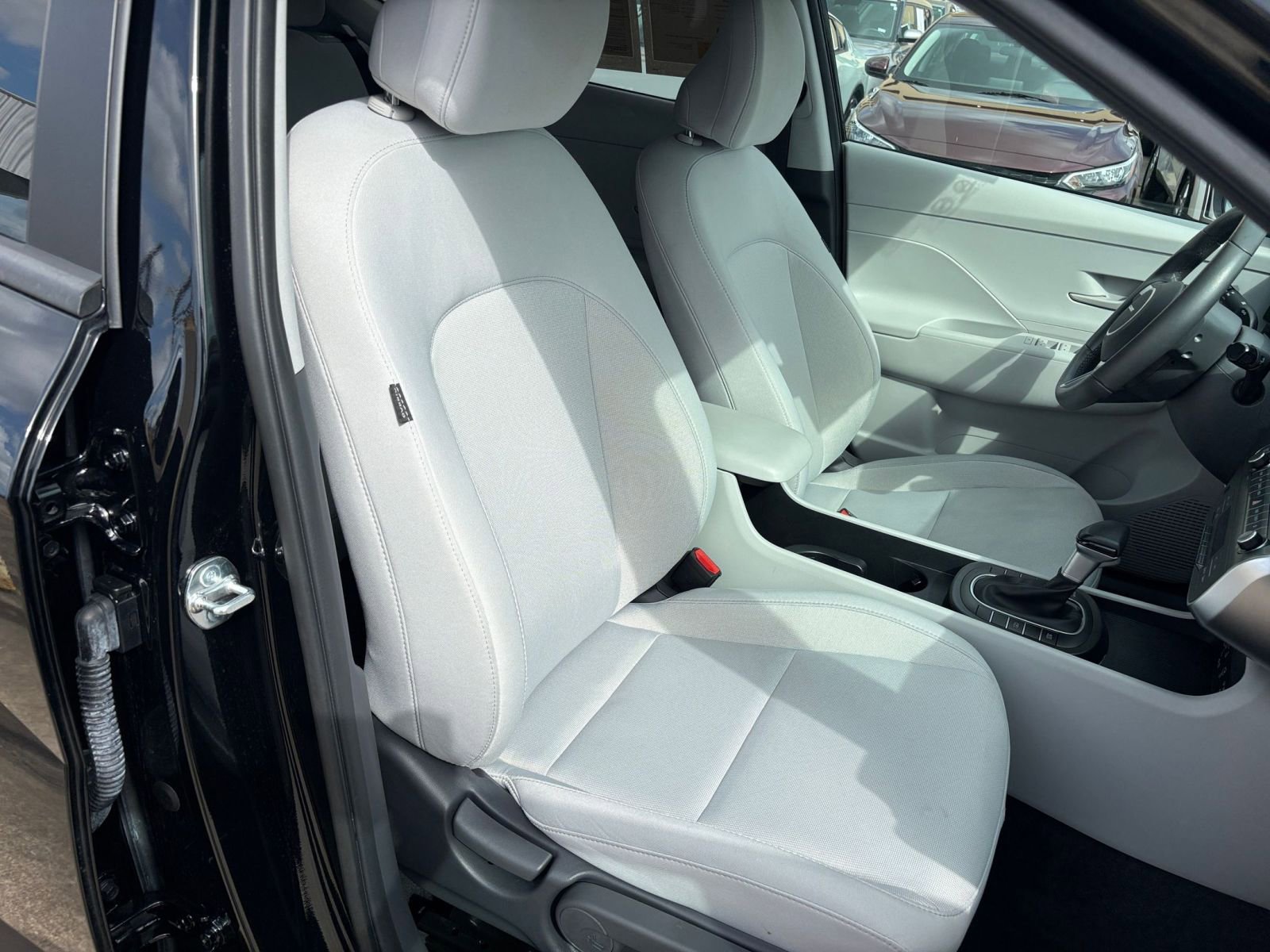 Used 2025 Hyundai Kona SEL image 37