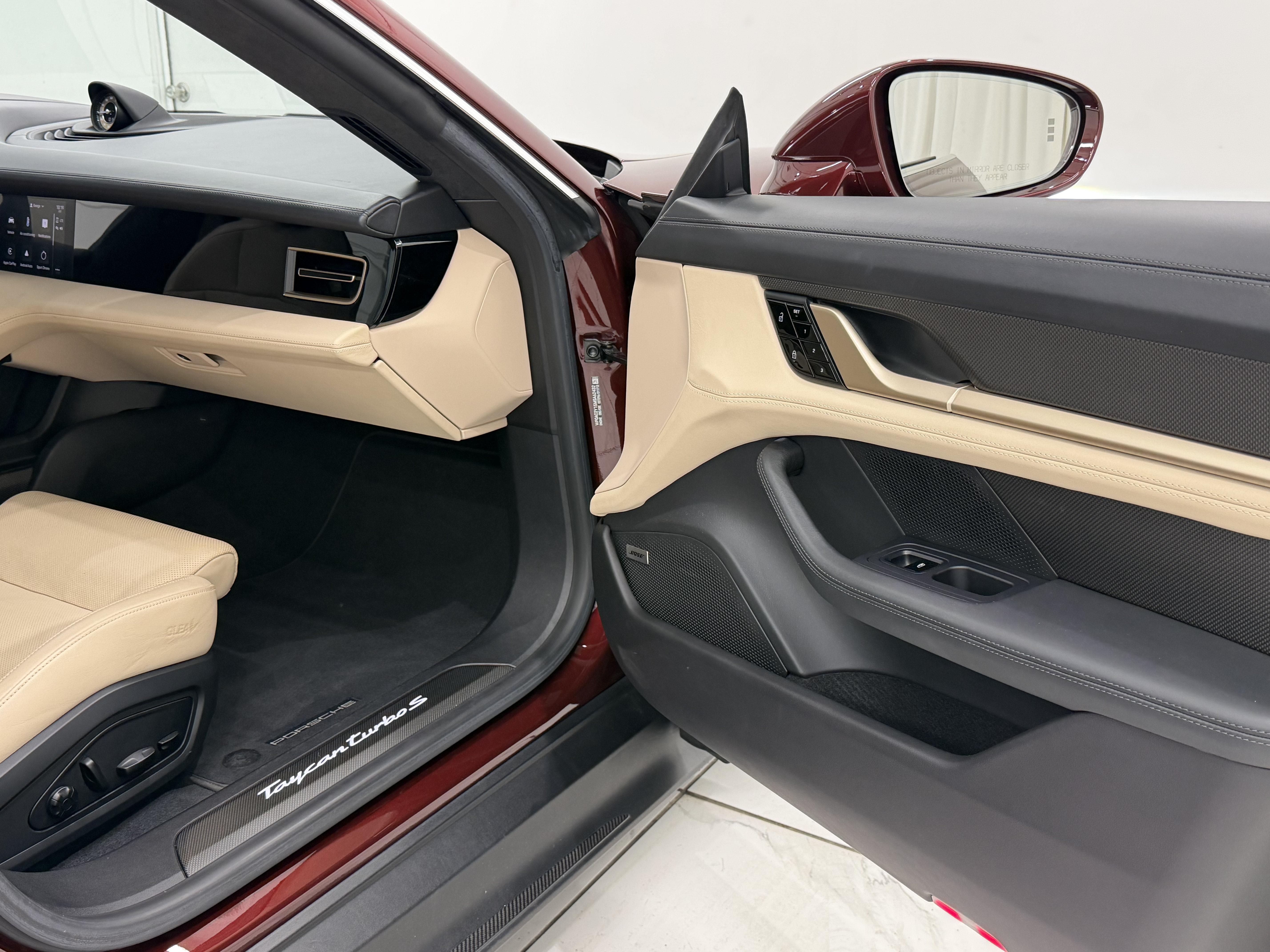 Used 2021 Porsche Taycan Turbo S AWD/4WD image 23