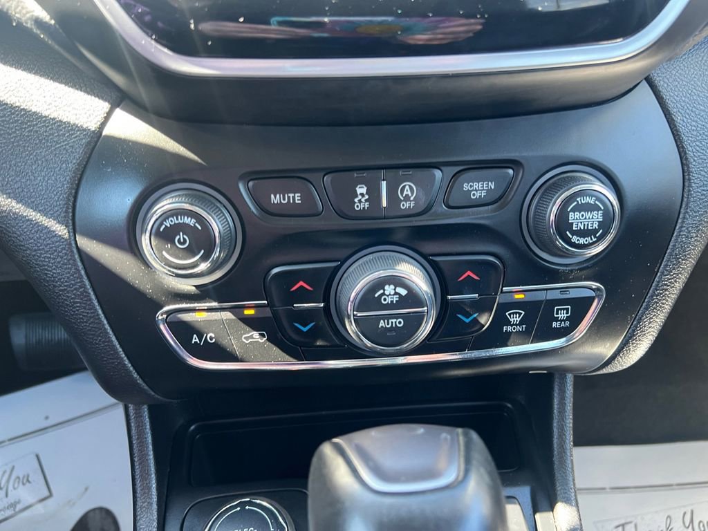 Used 2020 Jeep Cherokee Limited AWD/4WD image 27