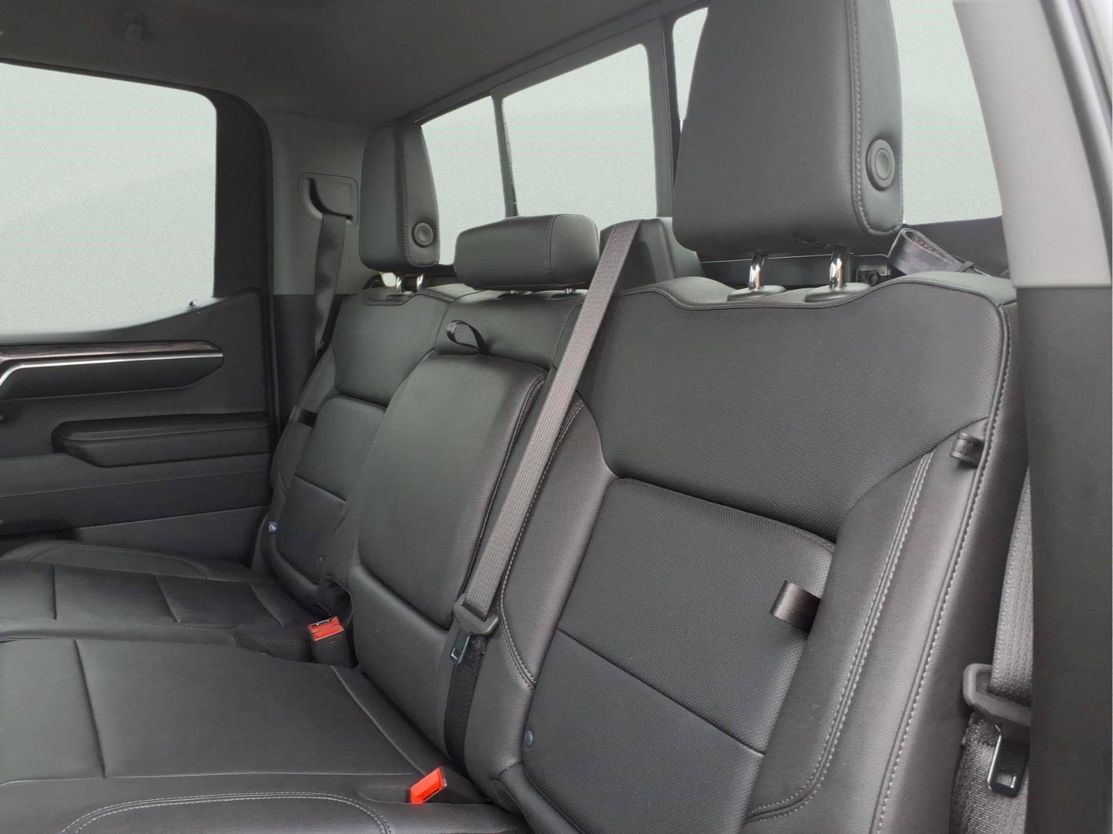 Used 2025 Chevrolet Silverado 1500 LTZ AWD/4WD image 14