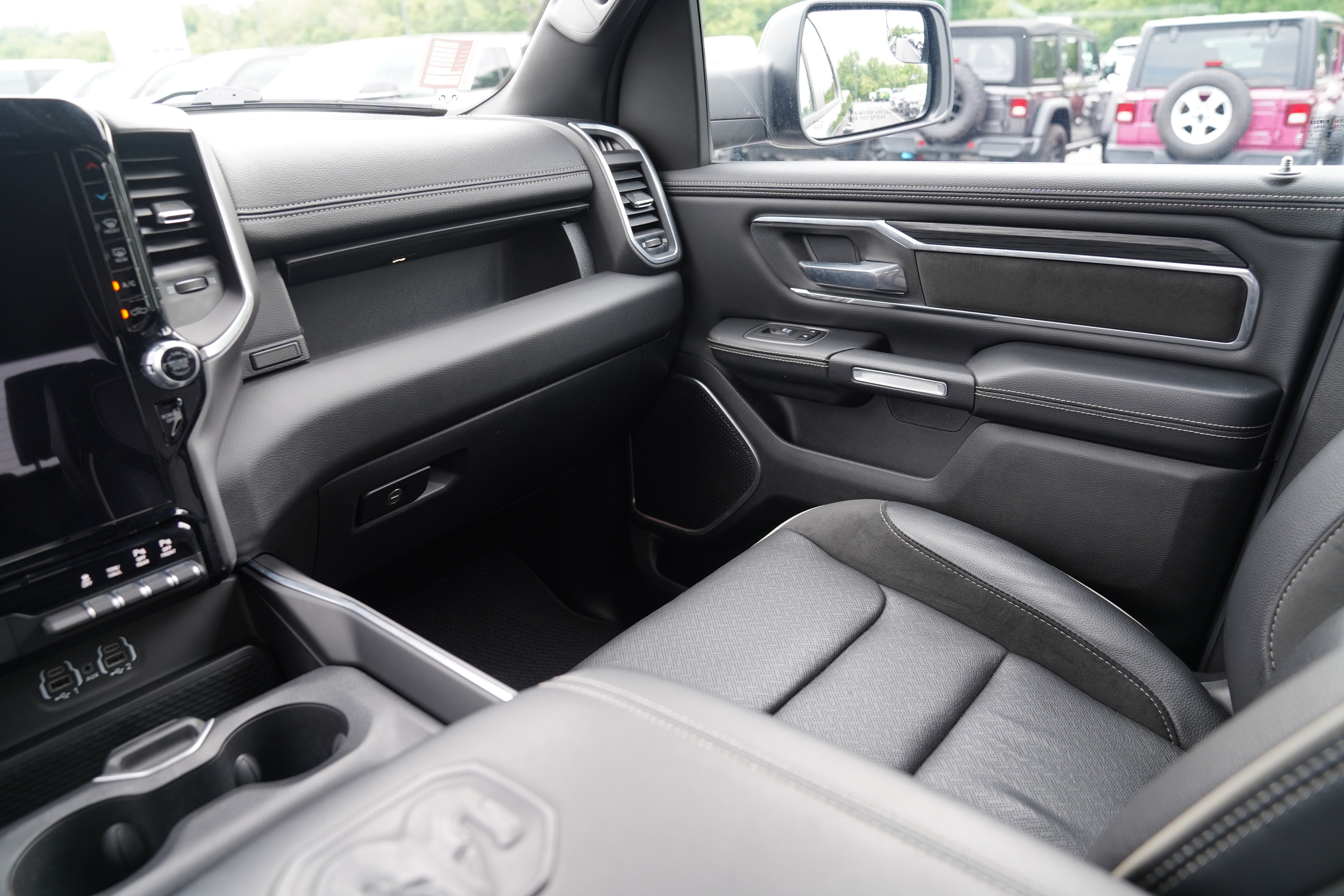 Used 2023 RAM 1500 Laramie AWD/4WD image 13