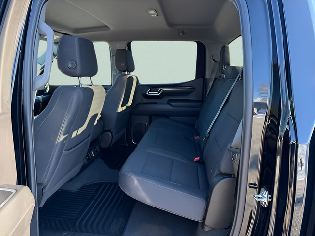 Used 2025 Chevrolet Silverado 1500 LT AWD/4WD image 5