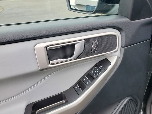 Used 2023 Ford Explorer XLT w/ Equipment Group 202A AWD/4WD image 10