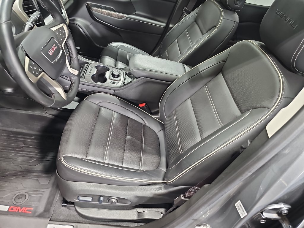 Used 2023 GMC Acadia Denali w/ Denali Ultimate Package AWD/4WD image 15