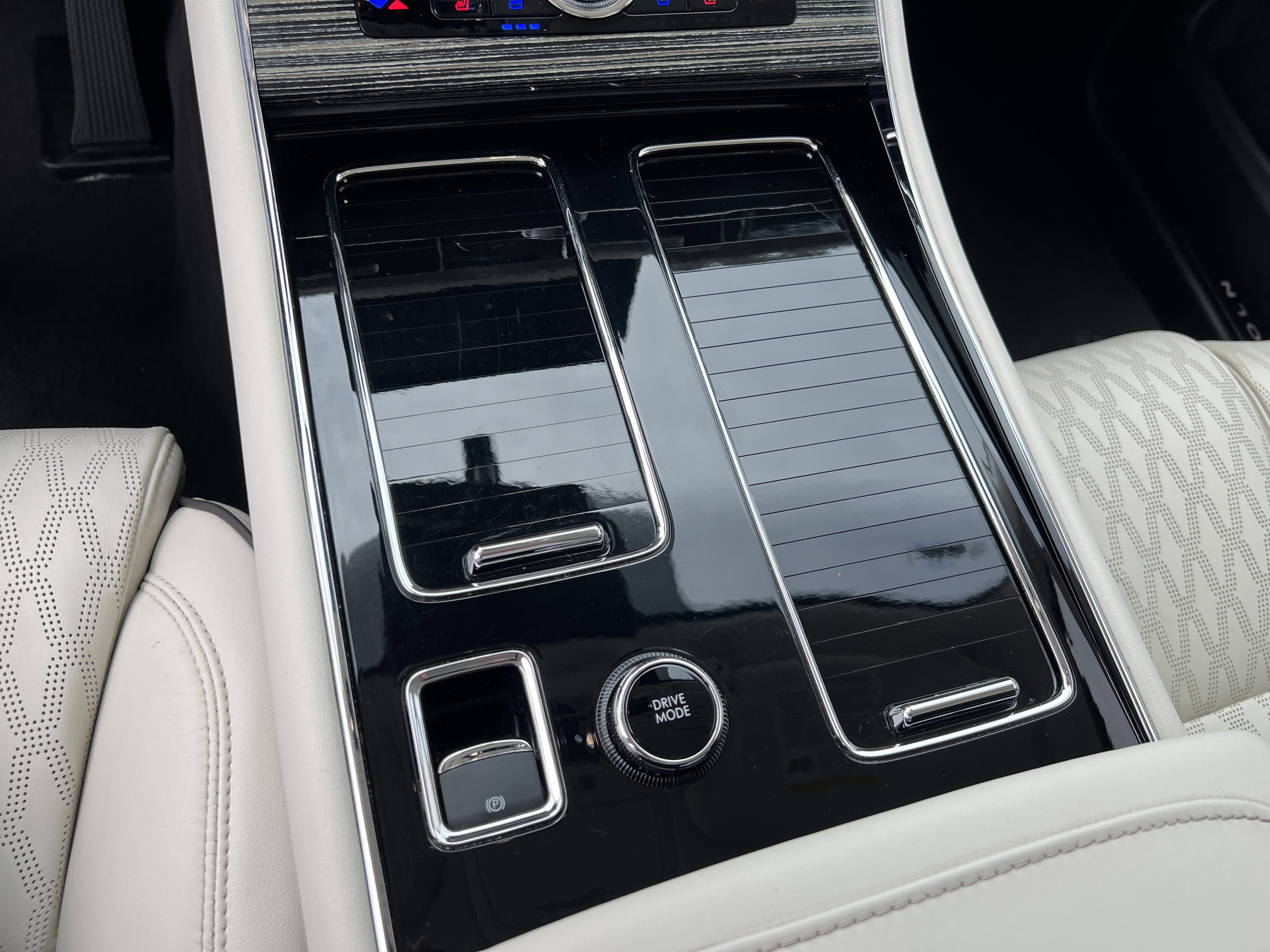Certified 2023 Lincoln Aviator Black Label w/ Dynamic Handling Package AWD/4WD image 22