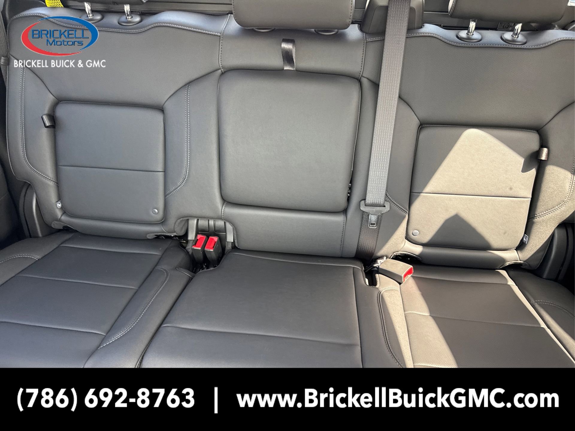 New 2025 GMC Sierra 3500 SLT w/ SLT Convenience Package image 18