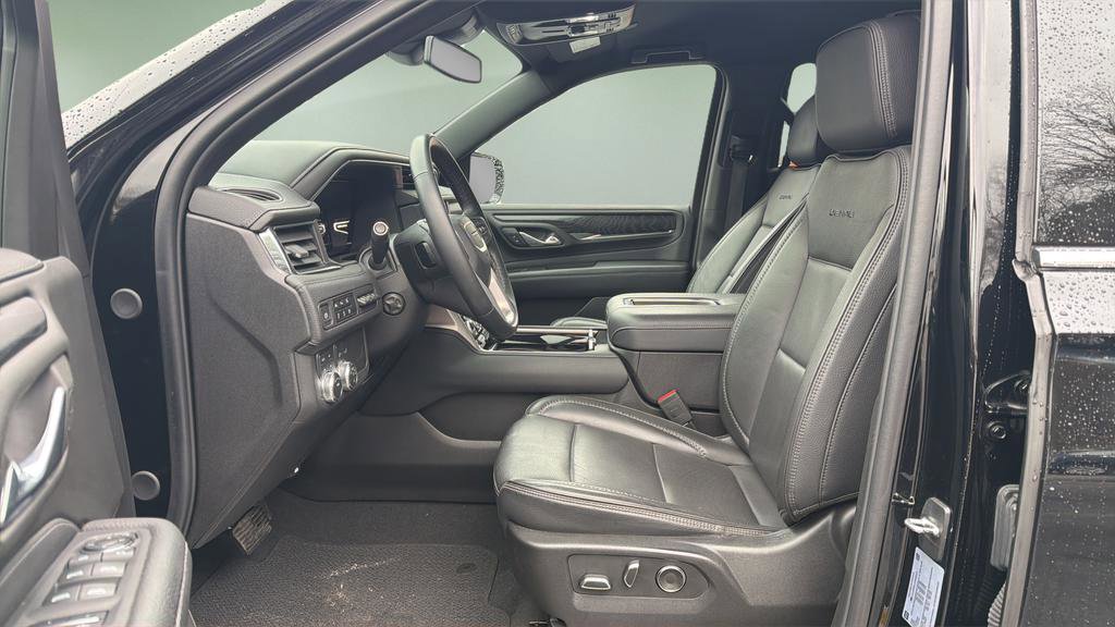 Used 2023 GMC Yukon Denali image 16
