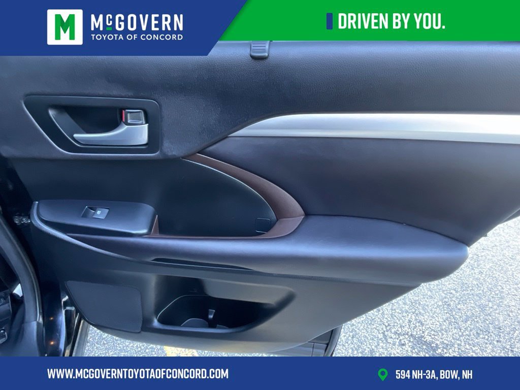 Used 2016 Toyota Highlander XLE AWD/4WD image 26