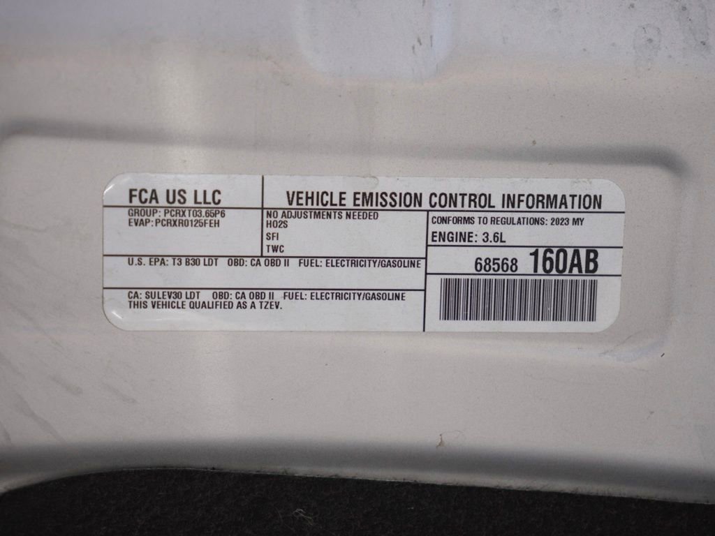 Used 2023 Chrysler Pacifica Limited image 29