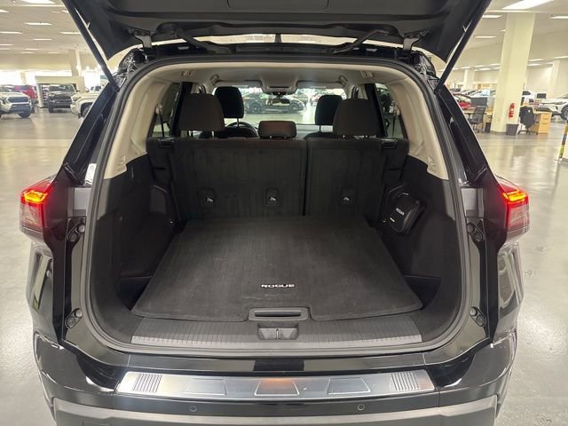 Used 2024 Nissan Rogue S image 15