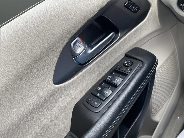 Used 2021 Chrysler Pacifica Touring-L image 23