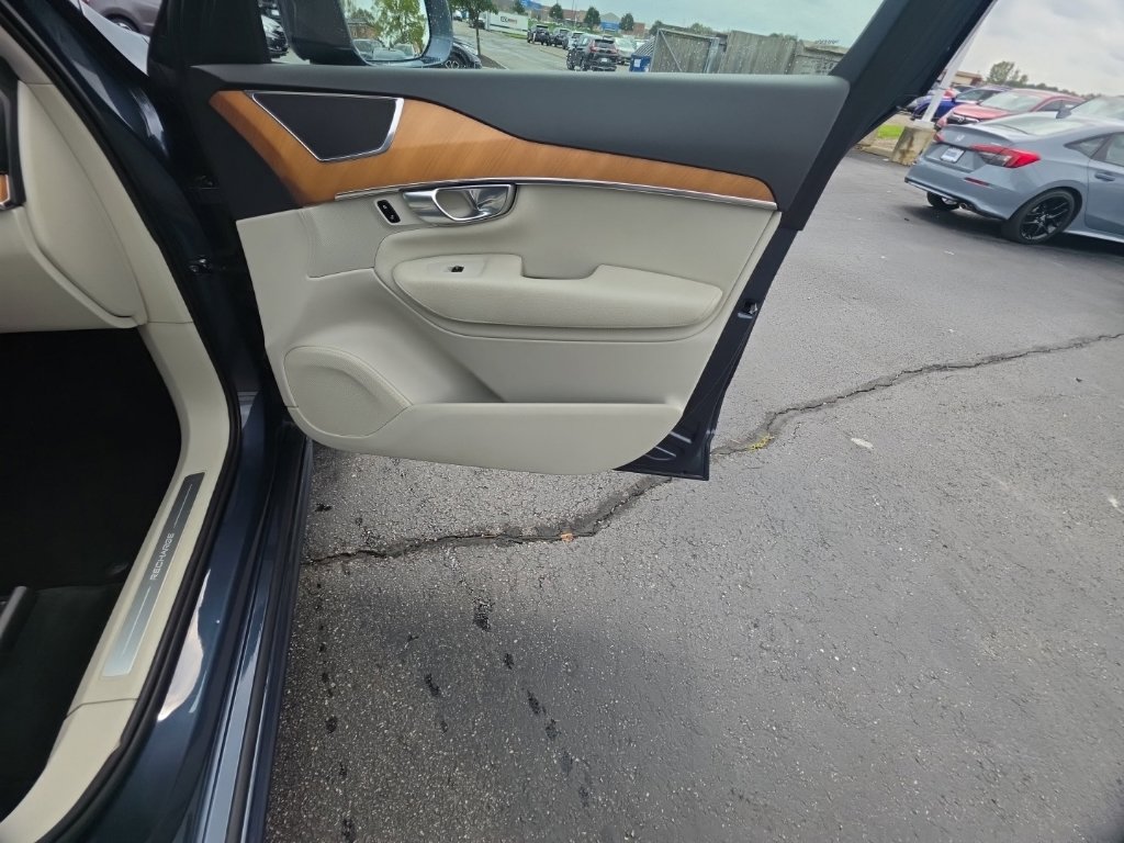Used 2021 Volvo XC90 T8 Inscription Expression w/ Protection Package Premier AWD/4WD image 32