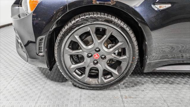 Used 2018 FIAT 124 Spider Abarth w/ Convenience Group RWD image 29