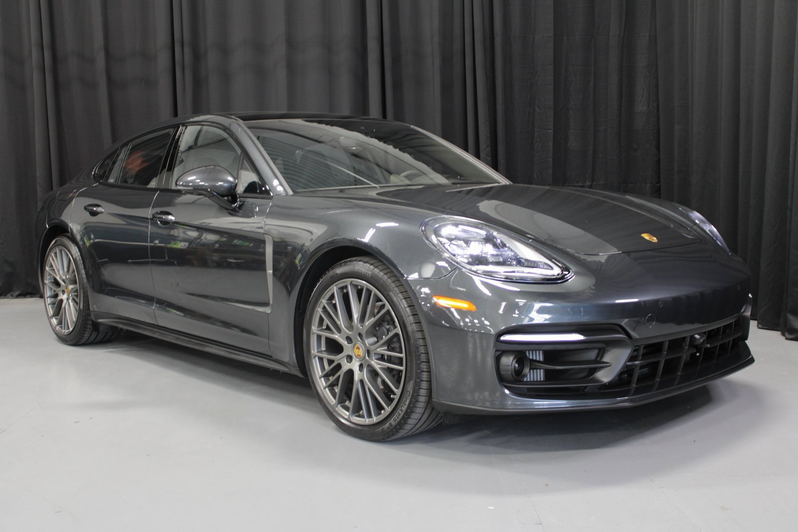 Certified 2023 Porsche Panamera 4 Platinum Edition w/ Assistance Package image 9
