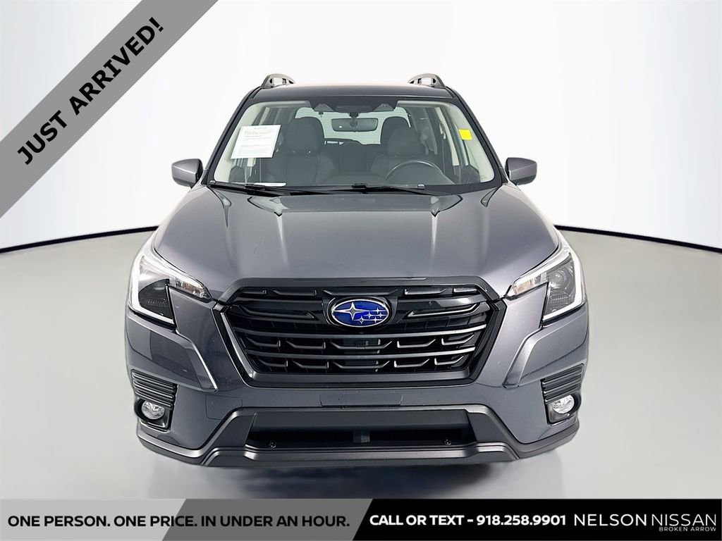 Used 2023 Subaru Forester Premium image 2