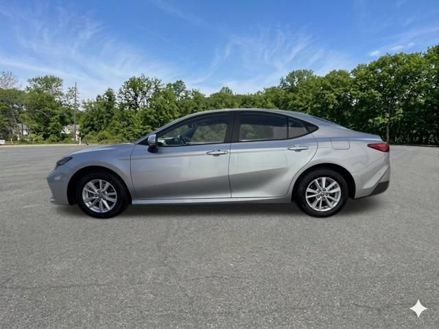 Used 2025 Toyota Camry LE w/ Convenience Package AWD/4WD image 5