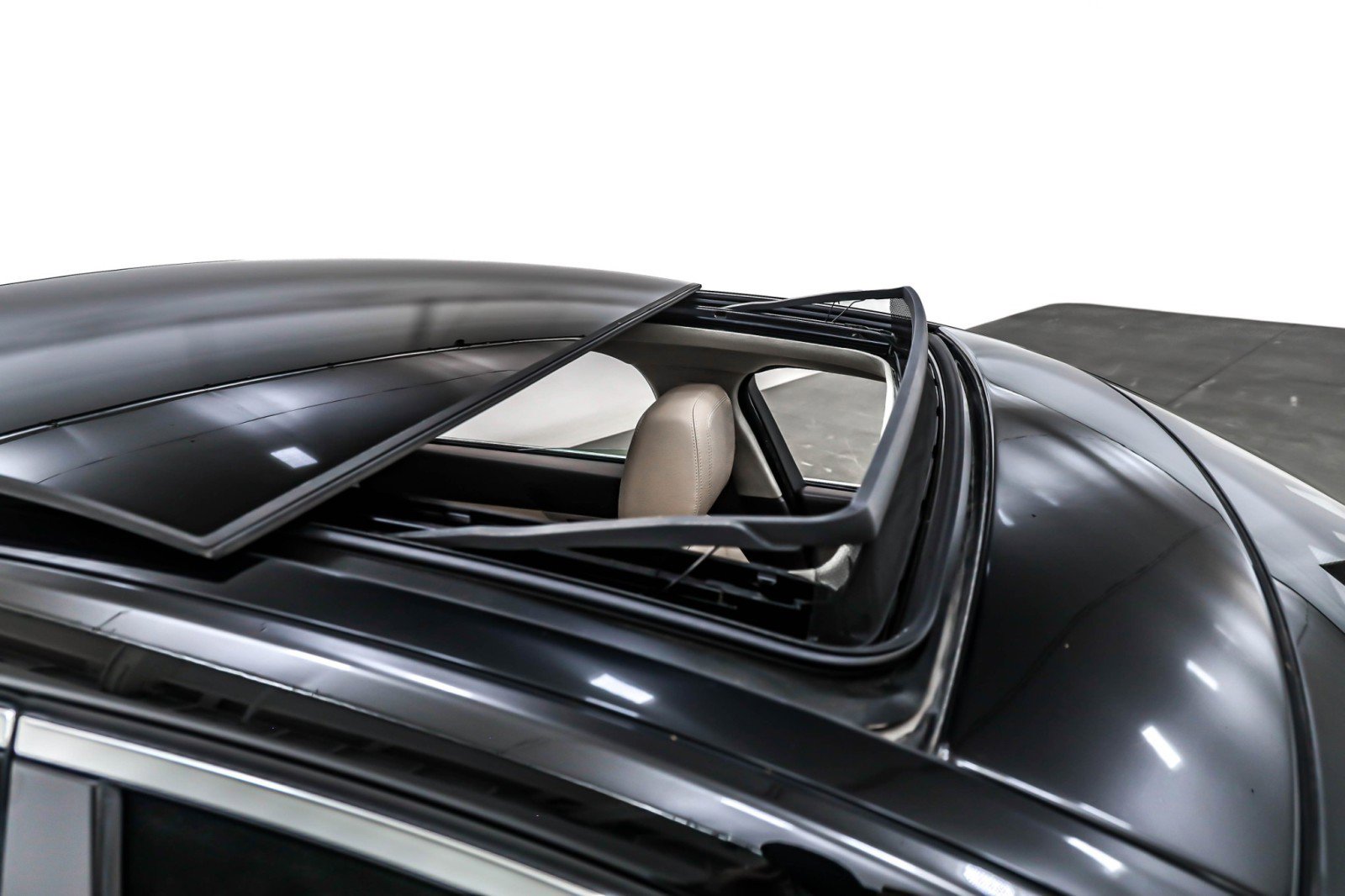 Used 2020 Jaguar XF Prestige image 21