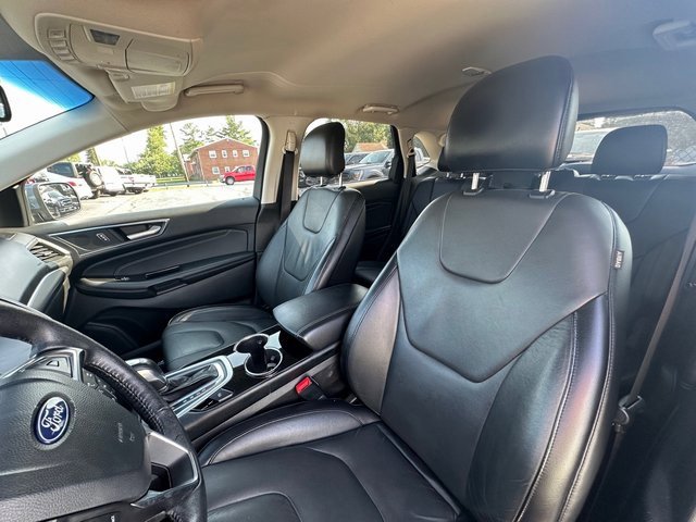 Used 2018 Ford Edge Titanium image 11