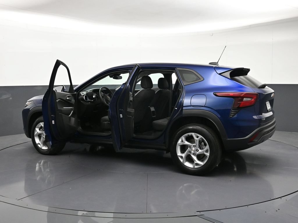 Certified 2024 Chevrolet Trax LS w/ LS Convenience Package FWD image 35