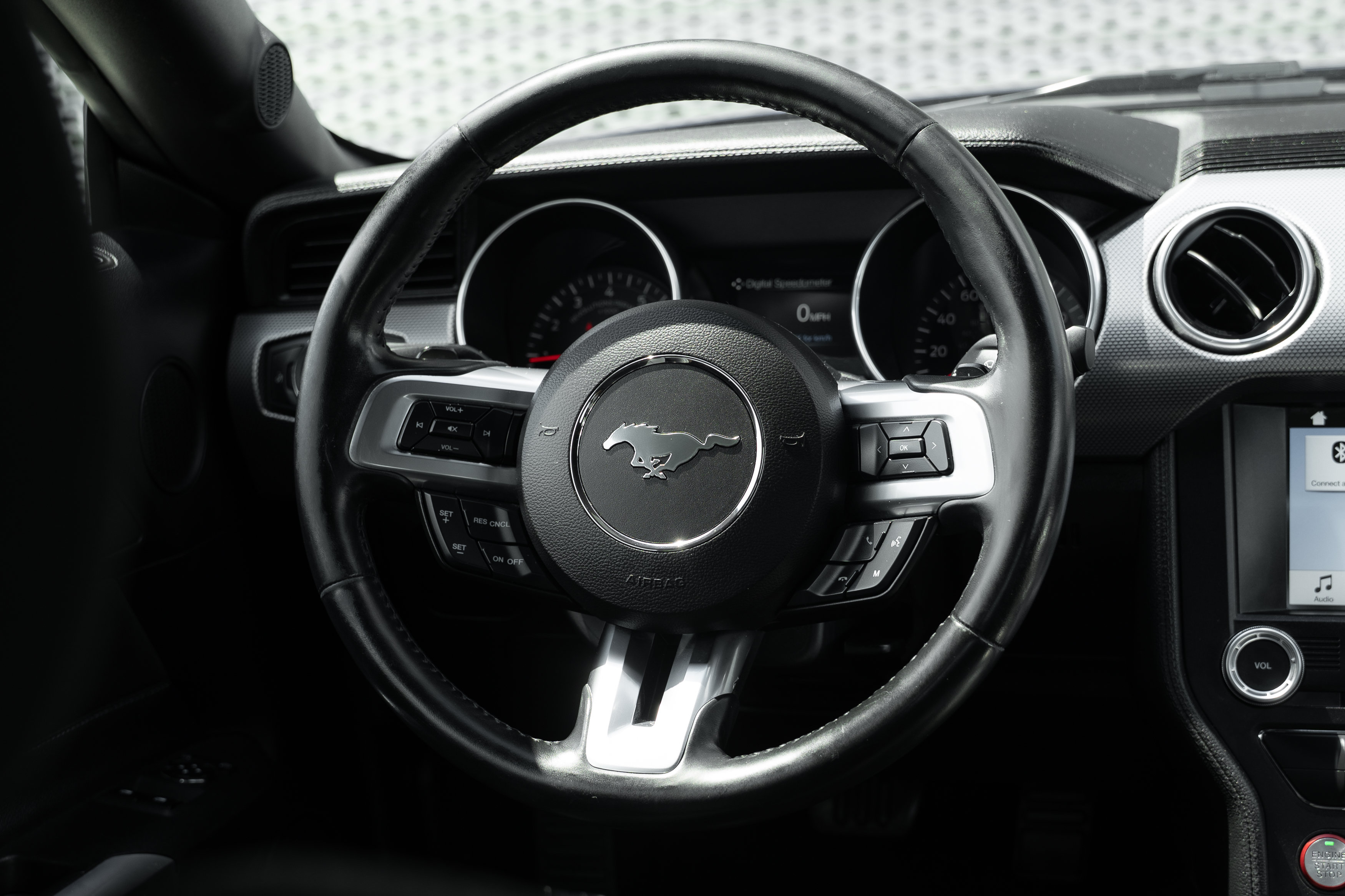 Used 2018 Ford Mustang Coupe w/ Equipment Group 101A RWD image 9