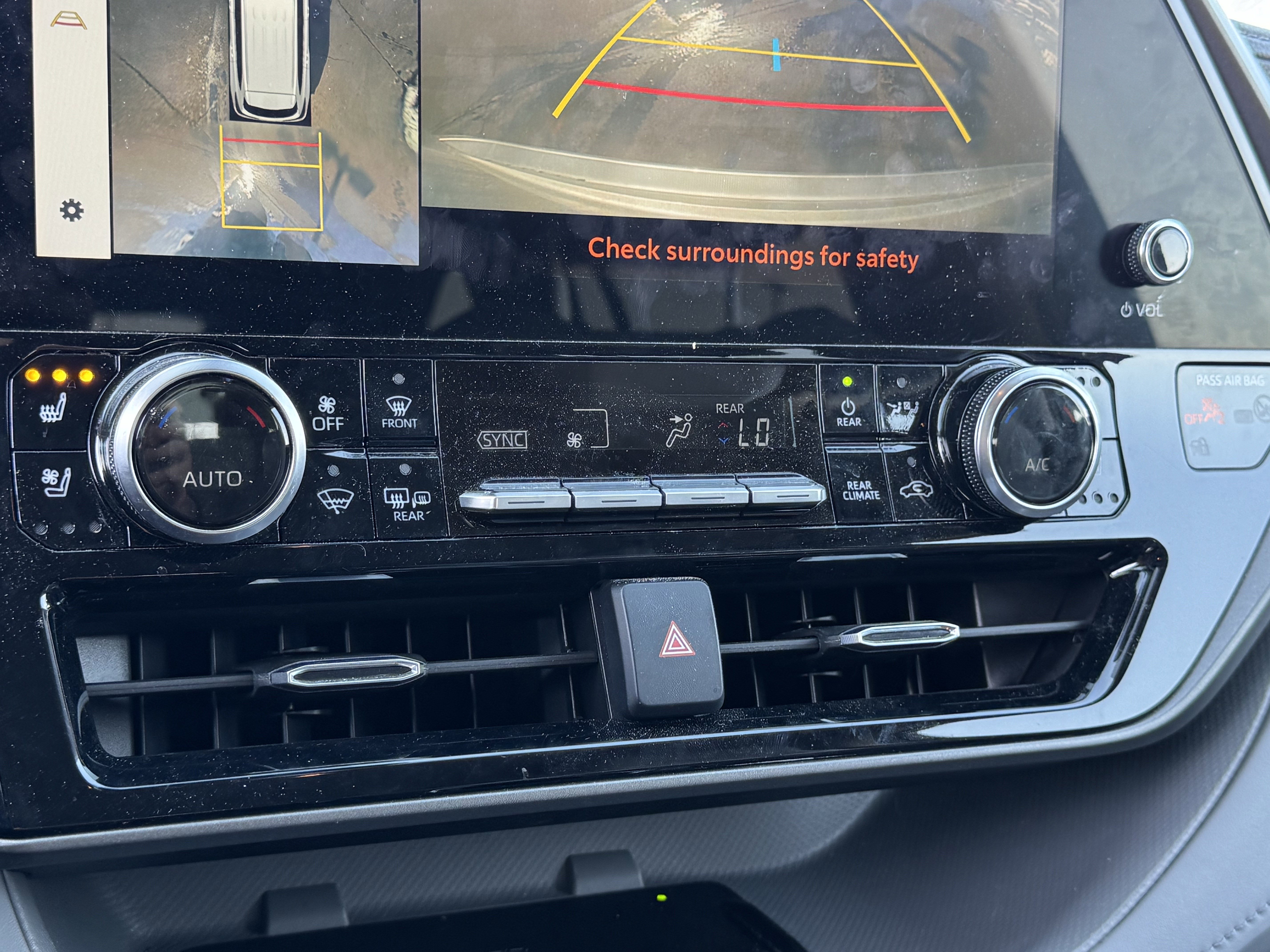 Used 2023 Toyota Highlander Limited image 9