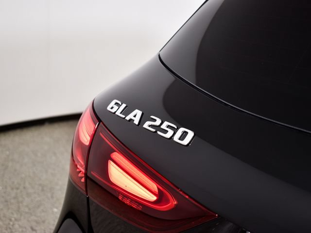 Certified 2024 Mercedes-Benz GLA 250 4MATIC image 13