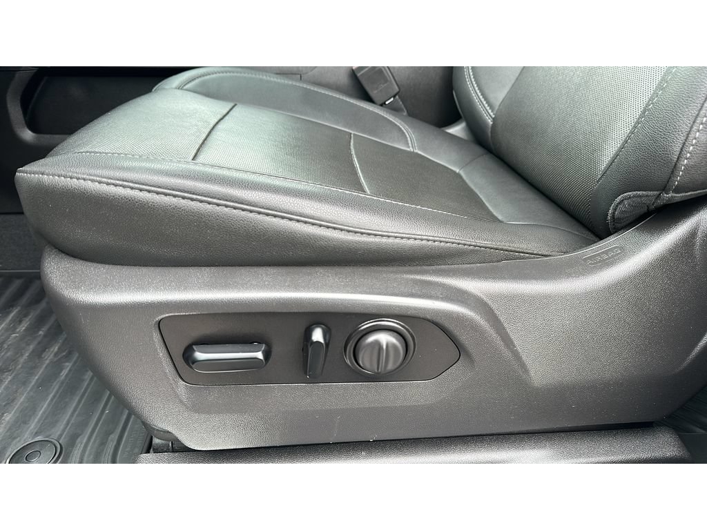 Used 2021 Chevrolet Silverado 1500 LTZ w/ LTZ Premium Package AWD/4WD image 20