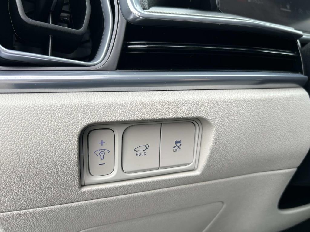 Certified 2025 Kia Sorento SX FWD image 23