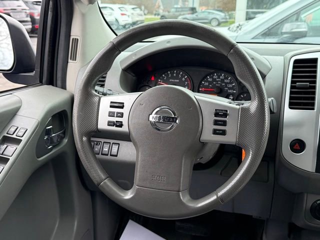 Used 2014 Nissan Frontier SV image 7