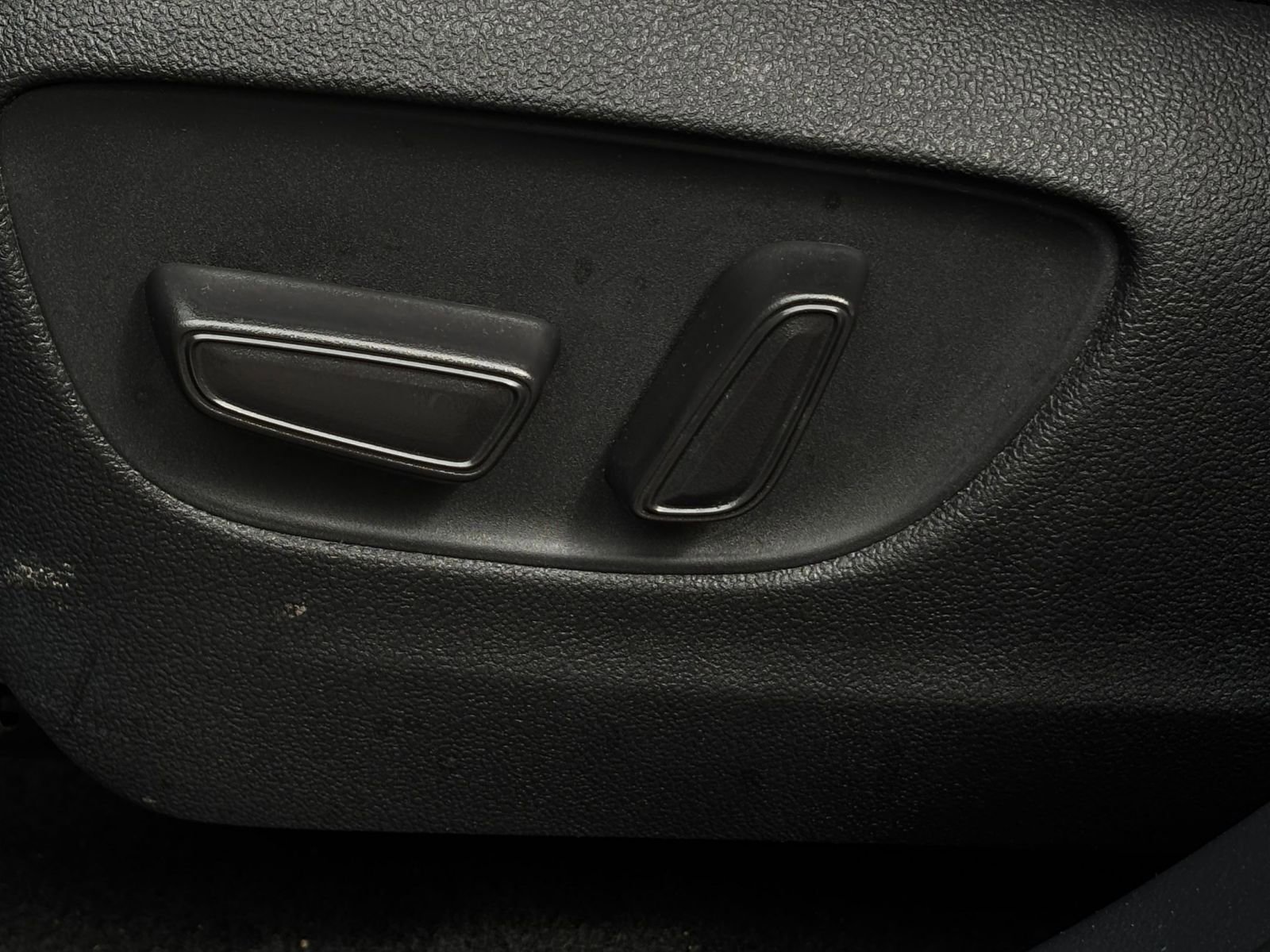 Used 2025 Toyota Highlander LE image 22