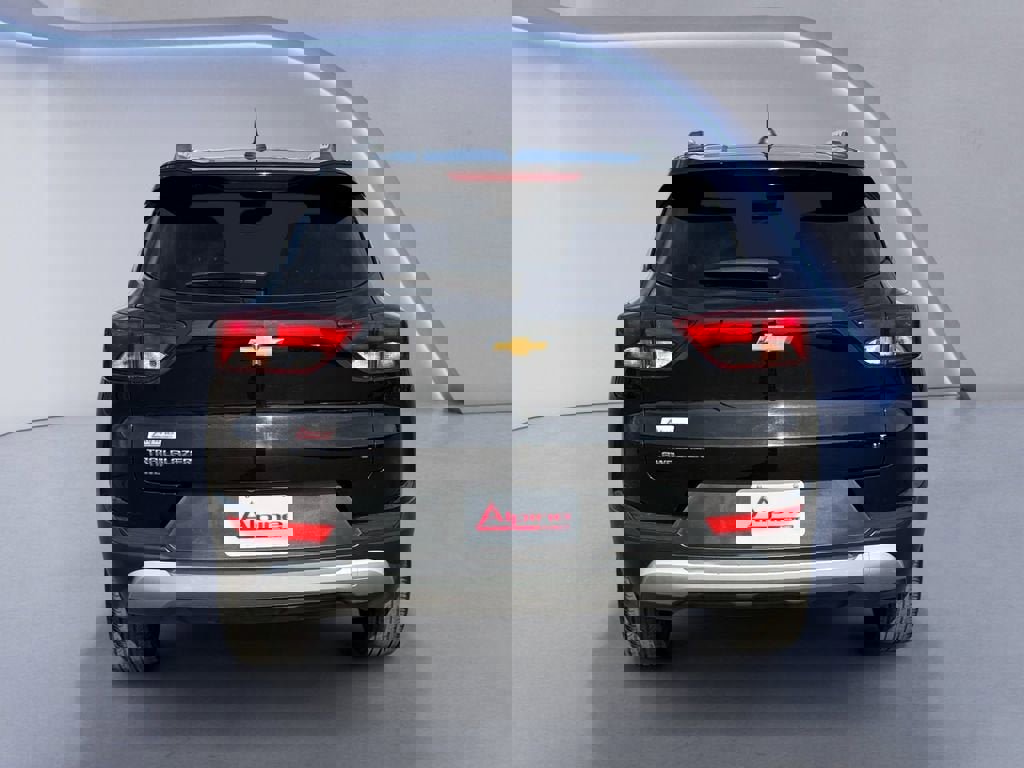 Used 2025 Chevrolet TrailBlazer LT image 4