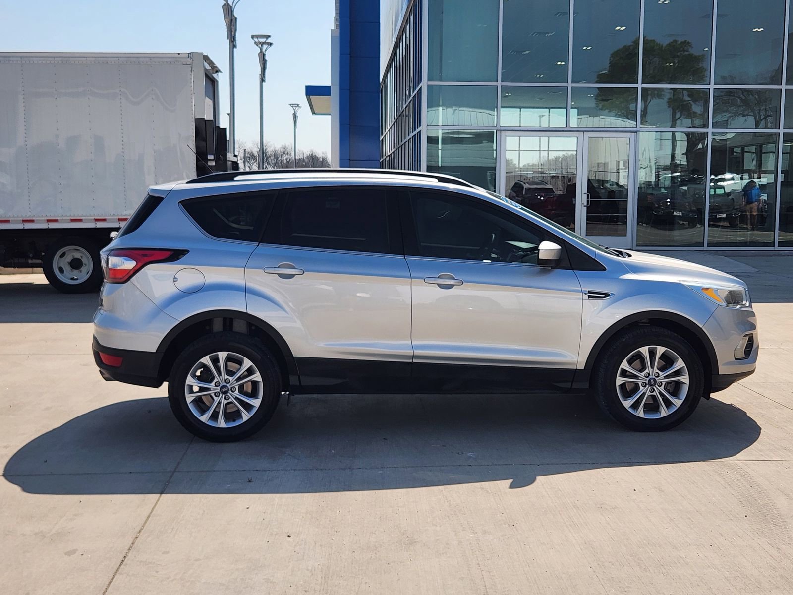 Used 2018 Ford Escape SE image 6