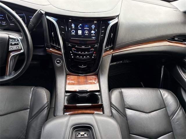 Used 2016 Cadillac Escalade Luxury image 14