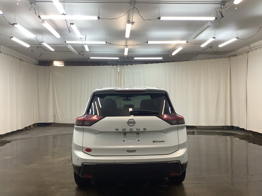 Used 2024 Nissan Rogue SV image 7