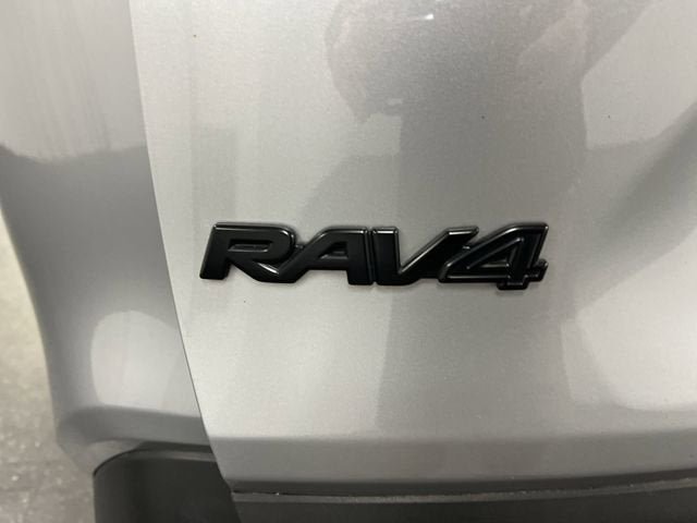 Used 2021 Toyota RAV4 XLE Premium AWD/4WD image 32