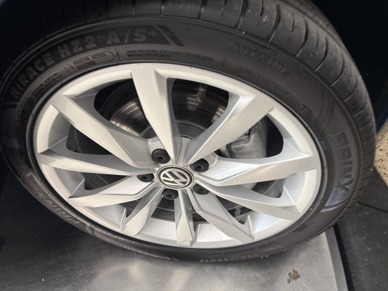 Used 2017 Volkswagen Golf SEL FWD image 30