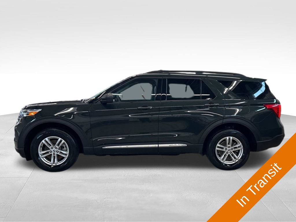 Used 2023 Ford Explorer XLT w/ Equipment Group 202A AWD/4WD image 3